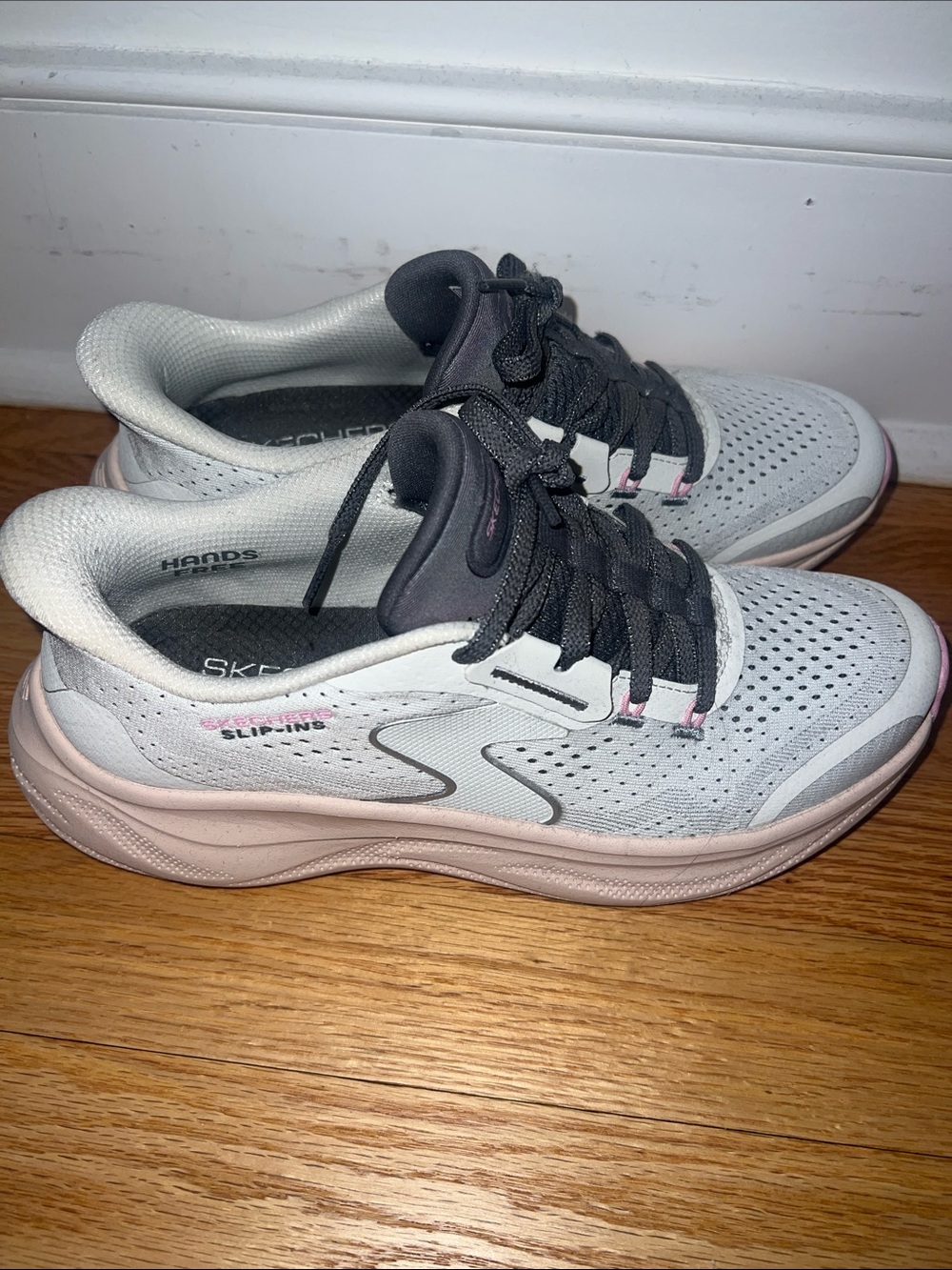 Skechers Light Gray and Pink Women's Slip-In Sneakers Size 8